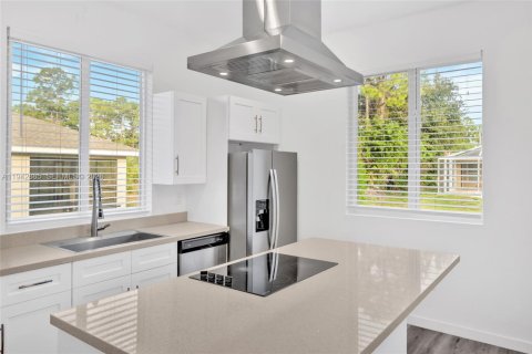 House in Lehigh Acres, Florida 3 bedrooms № 2003172 - photo 20