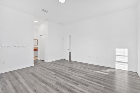 House in Lehigh Acres, Florida 3 bedrooms № 2003172 - photo 28