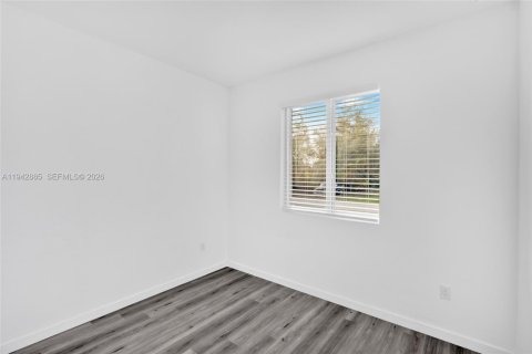 House in Lehigh Acres, Florida 3 bedrooms № 2003172 - photo 24