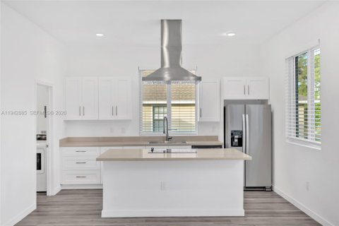 House in Lehigh Acres, Florida 3 bedrooms № 2003172 - photo 16