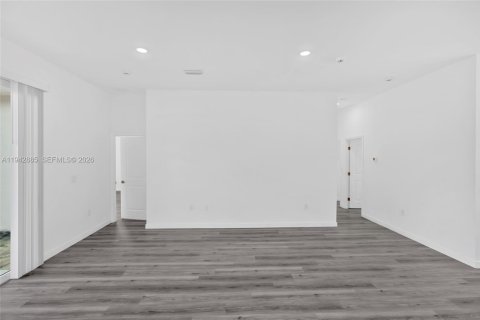 House in Lehigh Acres, Florida 3 bedrooms № 2003172 - photo 14