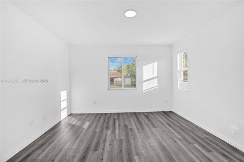 House in Lehigh Acres, Florida 3 bedrooms № 2003172 - photo 29