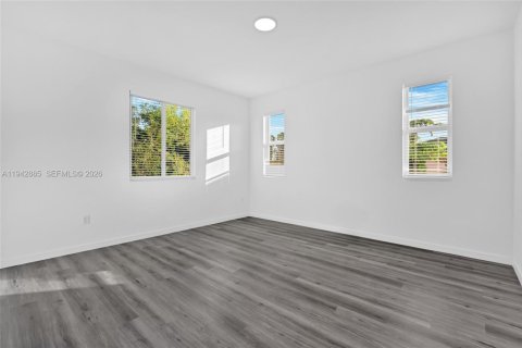 House in Lehigh Acres, Florida 3 bedrooms № 2003172 - photo 27