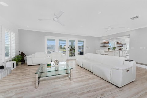 Casa en venta en Port Charlotte, Florida, 4 dormitorios, 305.18 m2 № 2177247 - foto 7