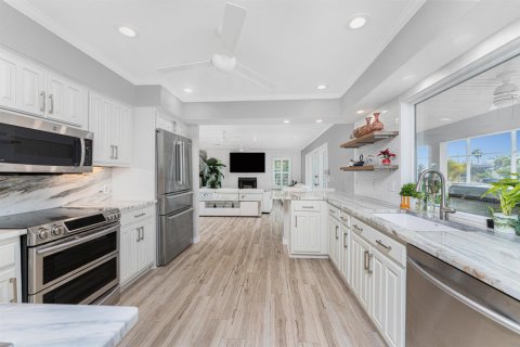 Casa en venta en Port Charlotte, Florida, 4 dormitorios, 305.18 m2 № 2177247 - foto 10