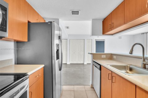 Condominio en venta en Miami, Florida, 2 dormitorios, 82.78 m2 № 1880256 - foto 15