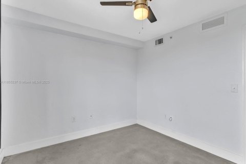 Condominio en venta en Miami, Florida, 2 dormitorios, 82.78 m2 № 1880256 - foto 28