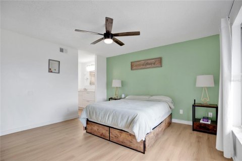 Townhouse in Orlando, Florida 3 bedrooms, 158.31 sq.m. № 2221463 - photo 13
