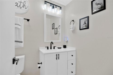 Townhouse in Orlando, Florida 3 bedrooms, 158.31 sq.m. № 2221463 - photo 11