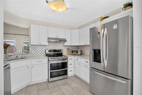 Townhouse in Orlando, Florida 3 bedrooms, 158.31 sq.m. № 2221463 - photo 5