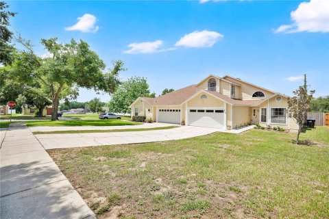 Townhouse in Orlando, Florida 3 bedrooms, 158.31 sq.m. № 2221463 - photo 2