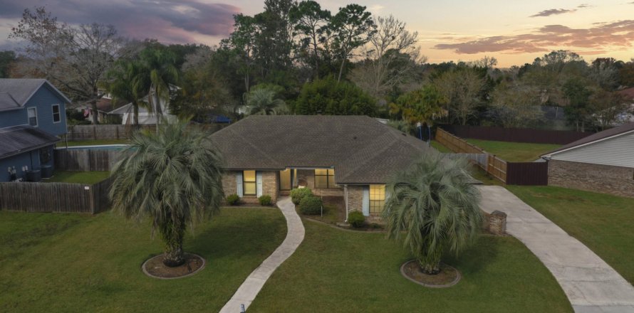 House in Orange Park, Florida 4 bedrooms, 194.54 sq.m. № 877912