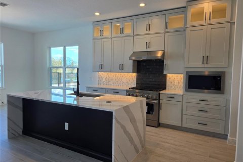 House in Winter Garden, Florida 6 bedrooms, 385.73 sq.m. № 1717728 - photo 14