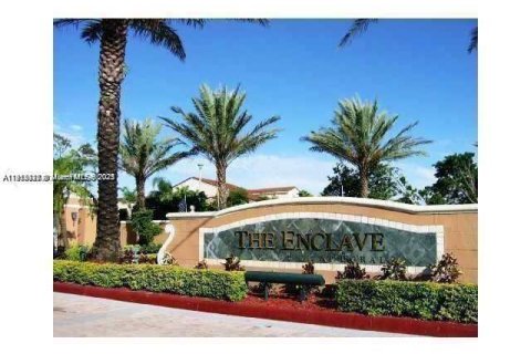 Condo in Doral, Florida, 1 bedroom  № 1970660 - photo 1