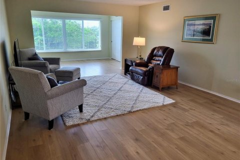 Condo in Clearwater, Florida, 2 bedrooms  № 2214597 - photo 13