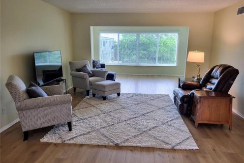 Condo in Clearwater, Florida, 2 bedrooms  № 2214597 - photo 10