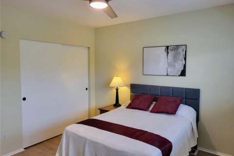 Condo in Clearwater, Florida, 2 bedrooms  № 2214597 - photo 24