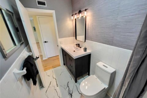 Condo in Clearwater, Florida, 2 bedrooms  № 2214597 - photo 27