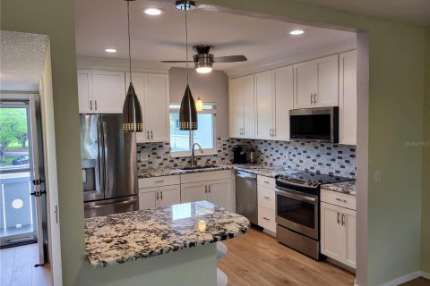 Condo in Clearwater, Florida, 2 bedrooms  № 2214597 - photo 7