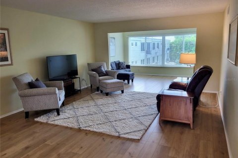 Condo in Clearwater, Florida, 2 bedrooms  № 2214597 - photo 11