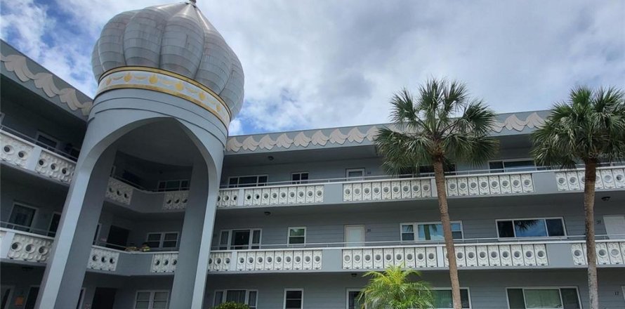 Condo in Clearwater, Florida, 2 bedrooms  № 2214597