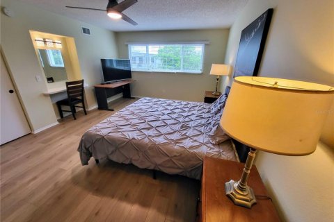 Condo in Clearwater, Florida, 2 bedrooms  № 2214597 - photo 17
