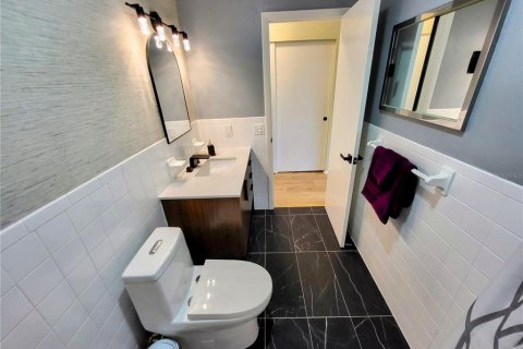 Condo in Clearwater, Florida, 2 bedrooms  № 2214597 - photo 20