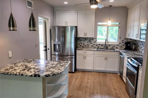 Condo in Clearwater, Florida, 2 bedrooms  № 2214597 - photo 6