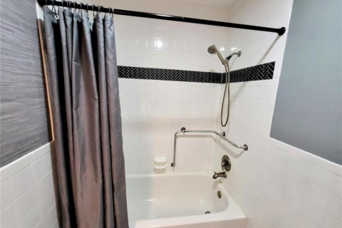 Condo in Clearwater, Florida, 2 bedrooms  № 2214597 - photo 26