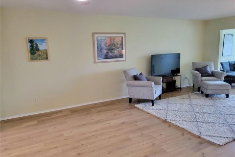 Condo in Clearwater, Florida, 2 bedrooms  № 2214597 - photo 12