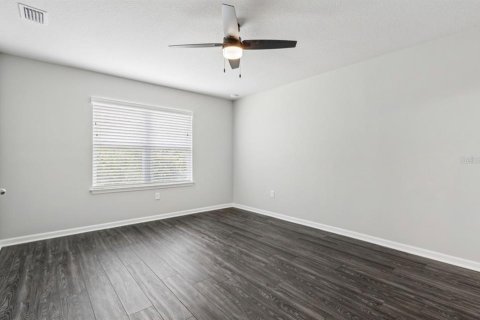 House in Land O' Lakes, Florida 3 bedrooms, 142.7 sq.m. № 2110226 - photo 15
