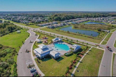 House in Land O' Lakes, Florida 3 bedrooms, 142.7 sq.m. № 2110226 - photo 3