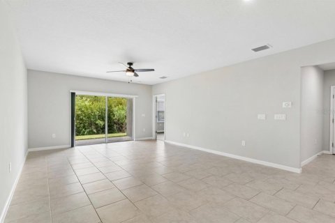 House in Land O' Lakes, Florida 3 bedrooms, 142.7 sq.m. № 2110226 - photo 17