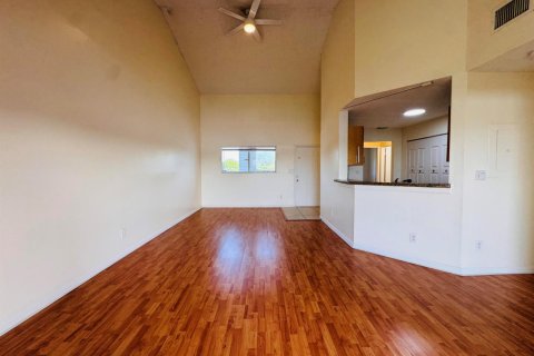 Condo in Oakland Park, Florida, 2 bedrooms № 2252017 - photo 7