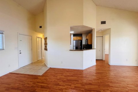 Condo in Oakland Park, Florida, 2 bedrooms № 2252017 - photo 26