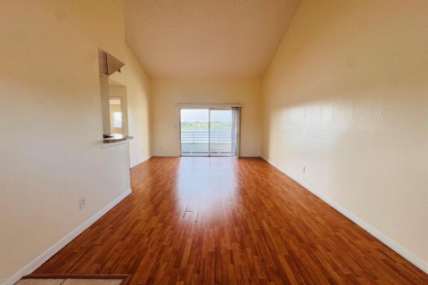 Condo in Oakland Park, Florida, 2 bedrooms № 2252017 - photo 21