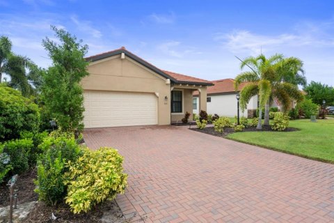 House in Bradenton, Florida 2 bedrooms, 177.26 sq.m. № 1612901 - photo 4