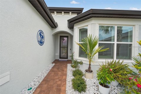 House in Land O' Lakes, Florida 3 bedrooms, 209.87 sq.m. № 1901838 - photo 7