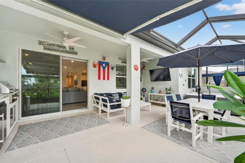 House in Land O' Lakes, Florida 3 bedrooms, 209.87 sq.m. № 1901838 - photo 3