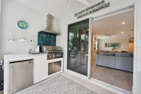 House in Land O' Lakes, Florida 3 bedrooms, 209.87 sq.m. № 1901838 - photo 2