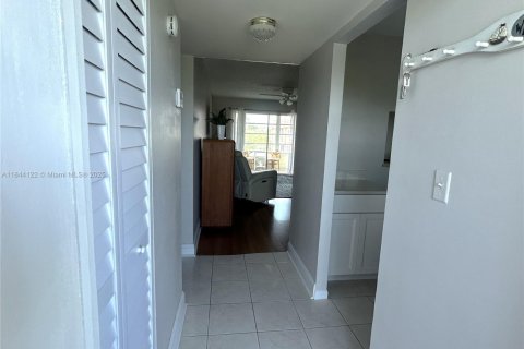 Купить кондоминиум в Санрайз, Флорида 1 спальня, 59.46м2, № 1850370 - фото 2