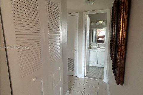 Купить кондоминиум в Санрайз, Флорида 1 спальня, 59.46м2, № 1850370 - фото 14