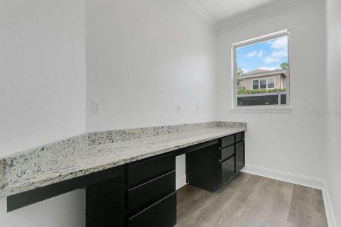 House in Winter Garden, Florida 4 bedrooms, 282.42 sq.m. № 1916297 - photo 23