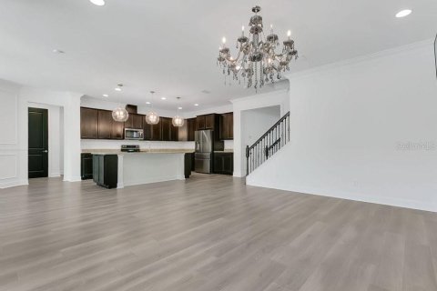 House in Winter Garden, Florida 4 bedrooms, 282.42 sq.m. № 1916297 - photo 8
