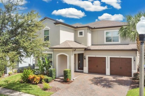 House in Winter Garden, Florida 4 bedrooms, 282.42 sq.m. № 1916297 - photo 1