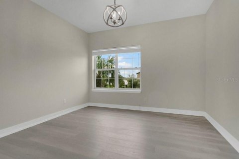 House in Winter Garden, Florida 4 bedrooms, 282.42 sq.m. № 1916297 - photo 22