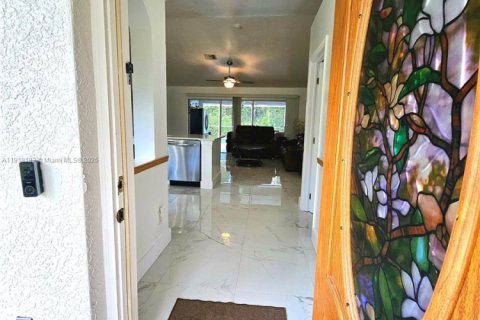 Купить виллу или дом в Лихай-Эйкерс, Флорида 3 спальни, 118.36м2, № 1972669 - фото 3