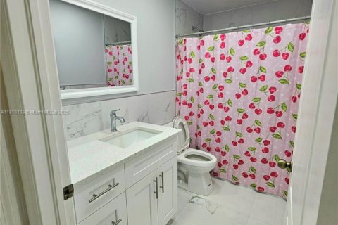 Купить виллу или дом в Лихай-Эйкерс, Флорида 3 спальни, 118.36м2, № 1972669 - фото 26