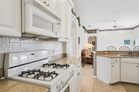 Casa en venta en Davenport, Florida, 4 dormitorios, 219.9 m2 № 2199576 - foto 16