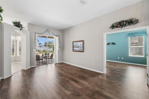 Casa en venta en Davenport, Florida, 4 dormitorios, 219.9 m2 № 2199576 - foto 9